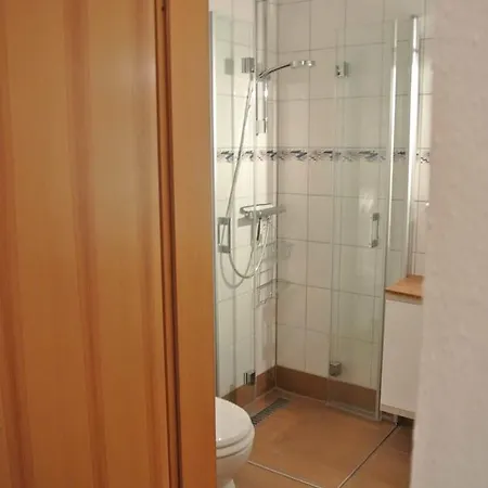 4 Sterne Ferienwohnung _zur Kajuet Апартаменты *