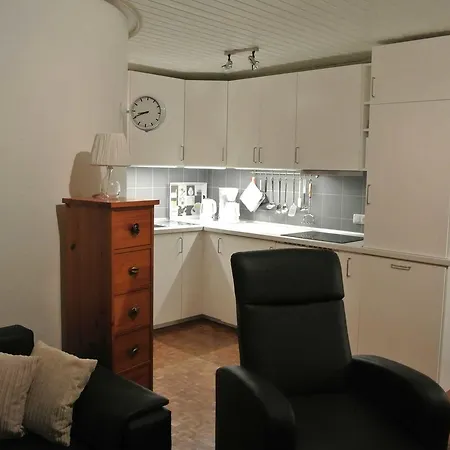 Апартаменты 4 Sterne Ferienwohnung _zur Kajuet Фридрихског-Шпитце